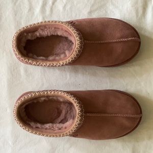 UGG Tasman slipper/shoe size 9 in dusty pink
